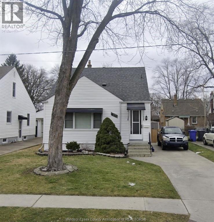 871 Villaire Ave, Windsor, ON N8S 2J3
