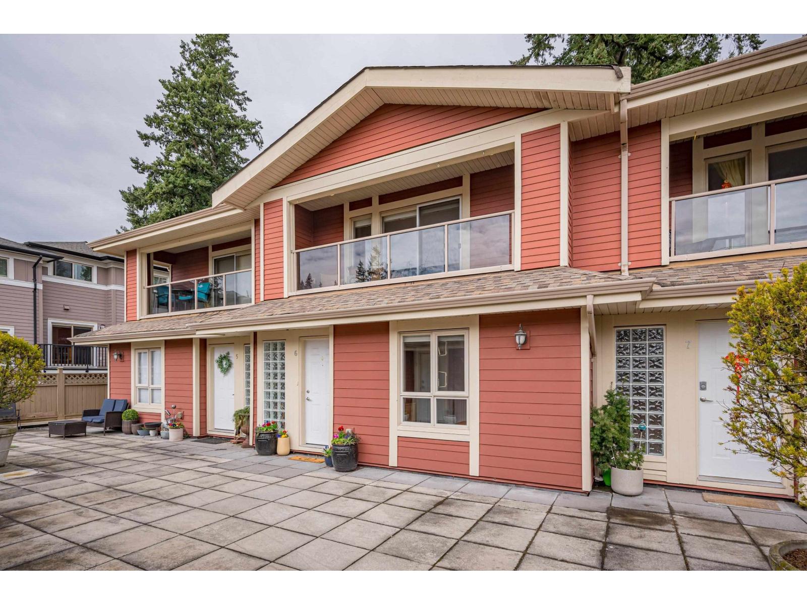 14921 Thrift Avenue Unit 6, White Rock, BC V4B 2J8