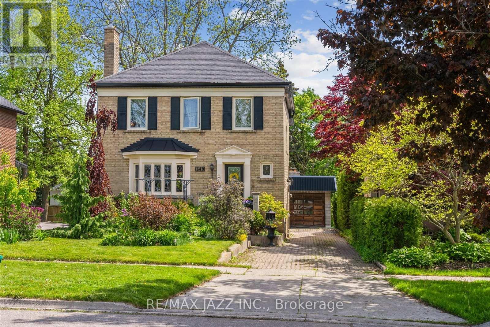 649 Masson St, Oshawa, ON L1G 5A4