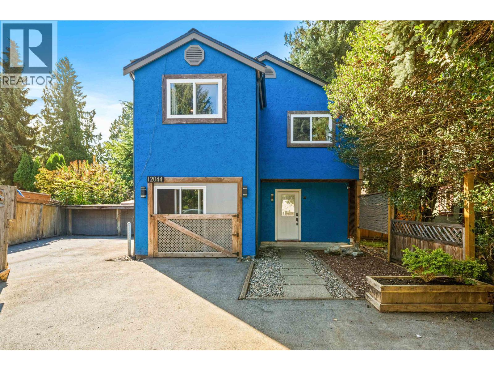 12044 Mcintyre Ct, Maple Ridge, BC V2X 8M8