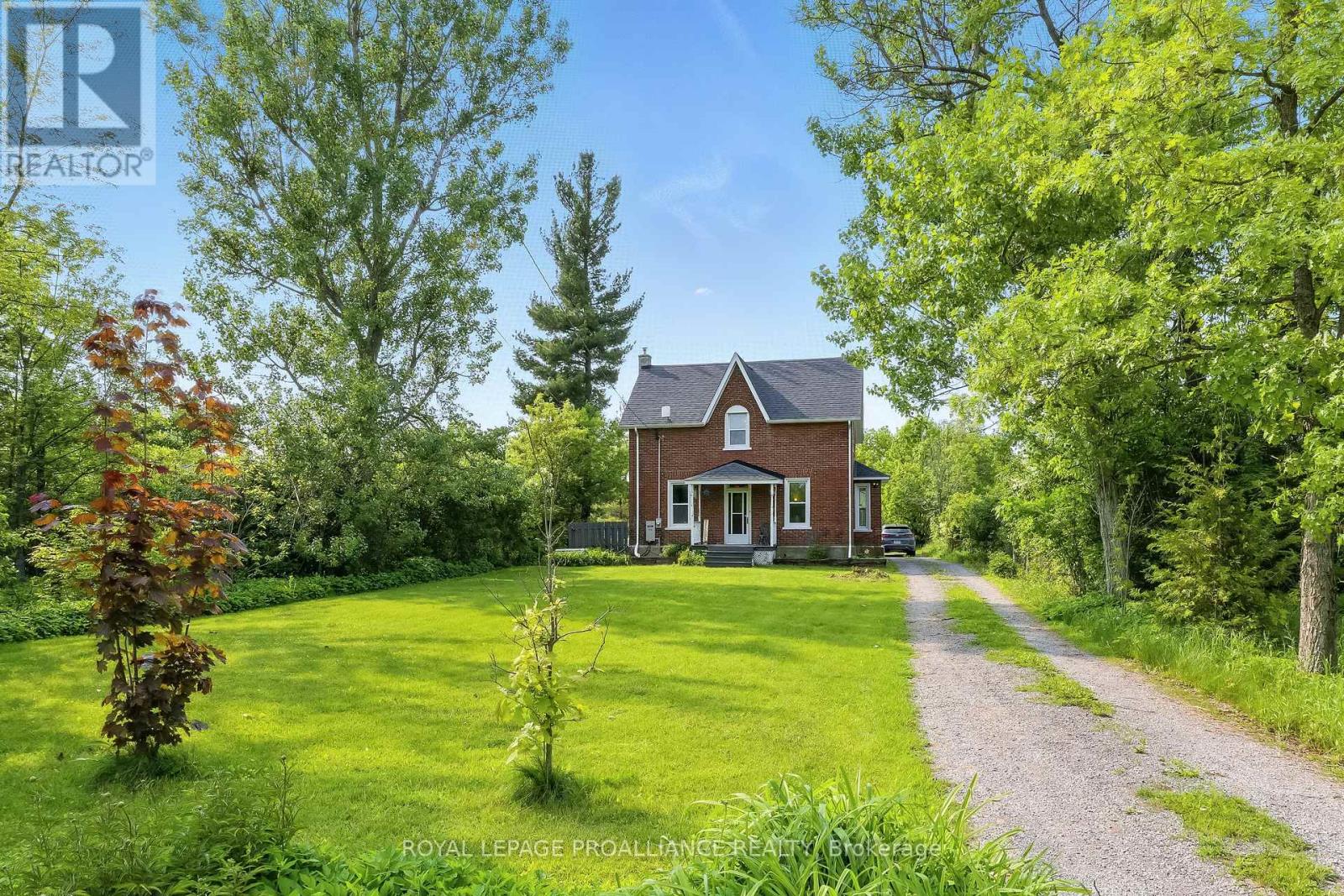 34 Station Rd, Stirling-Rawdon, ON K0K 2M0
