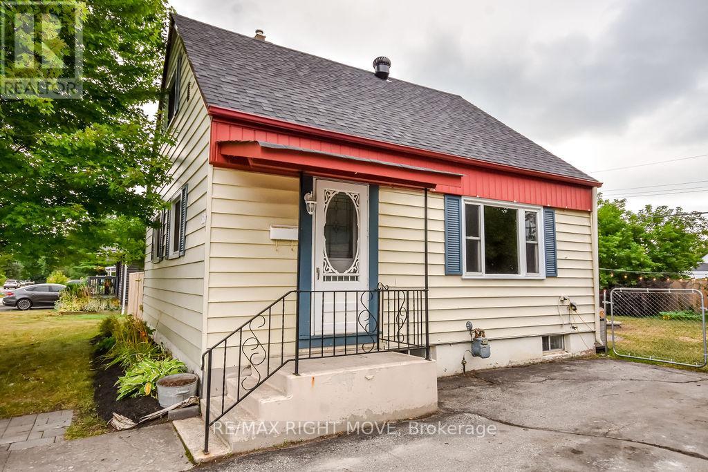 320 Hilda St, Orillia, ON L3V 1J3