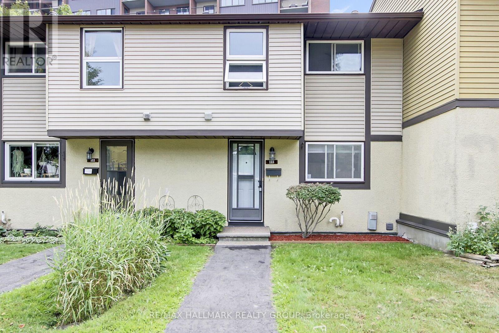 113 2570 Southvale Cres, Ottawa, ON K1B 5B6