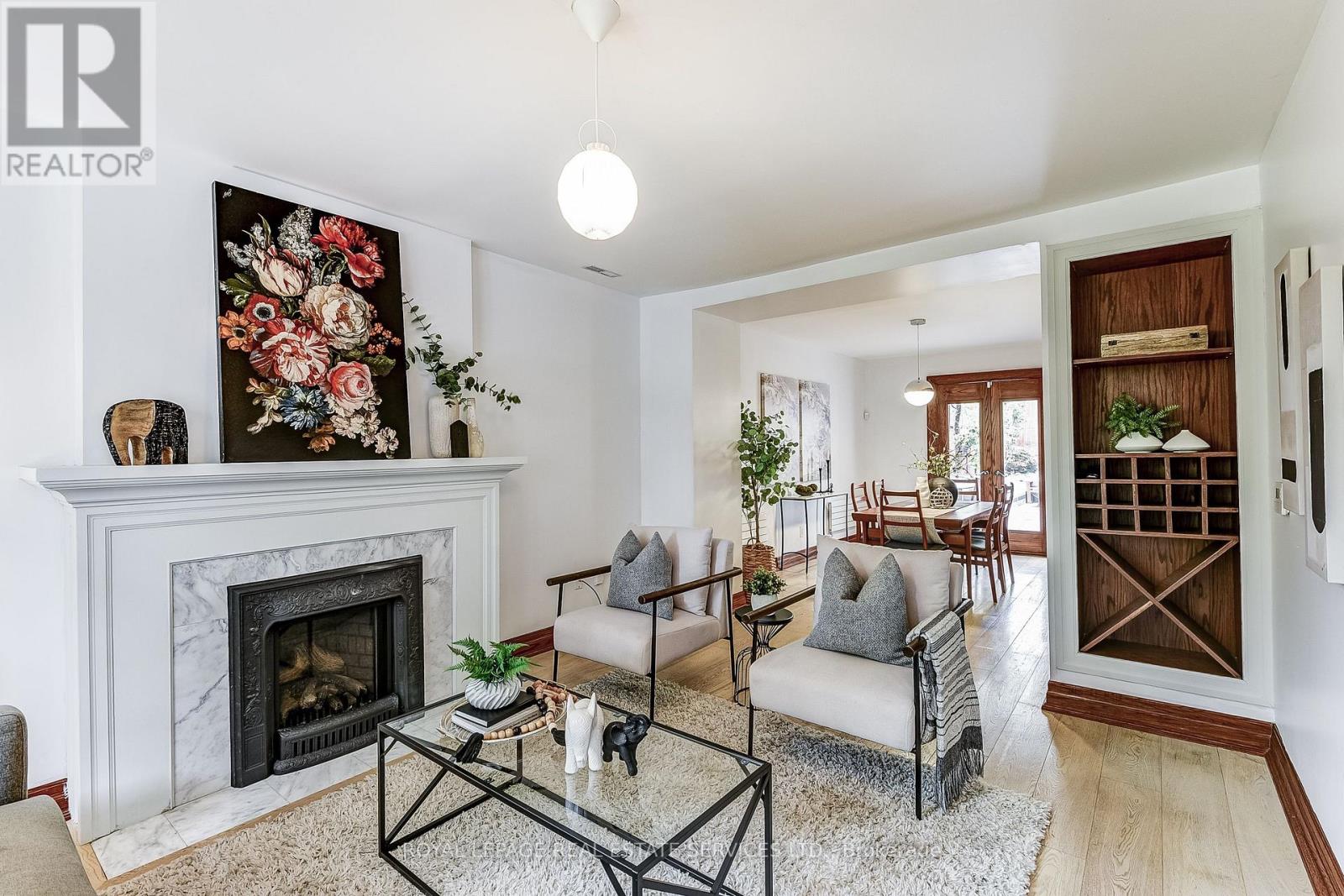 16 Larkin Ave, Toronto, ON M6S 1L8