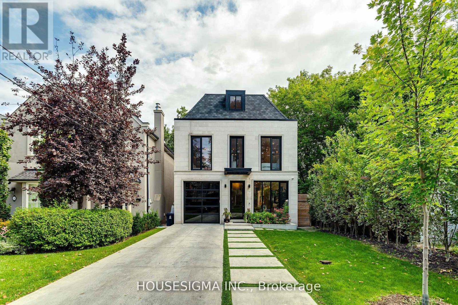 1 De Vere Gdns, Toronto, ON M5M 3E4