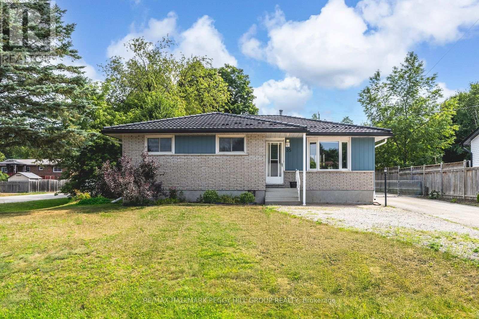 35 Ashburton Cres, Essa, ON L0M 1B0
