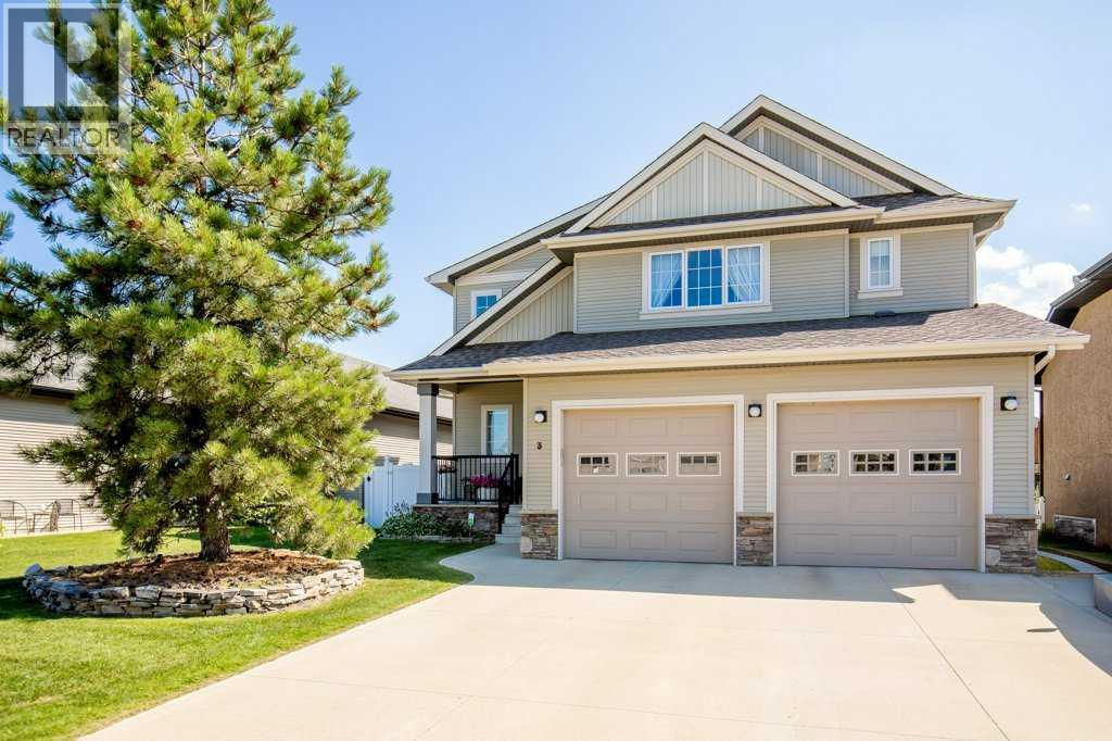 3 Lyle Close, Sylvan Lake, AB T4S 2M8