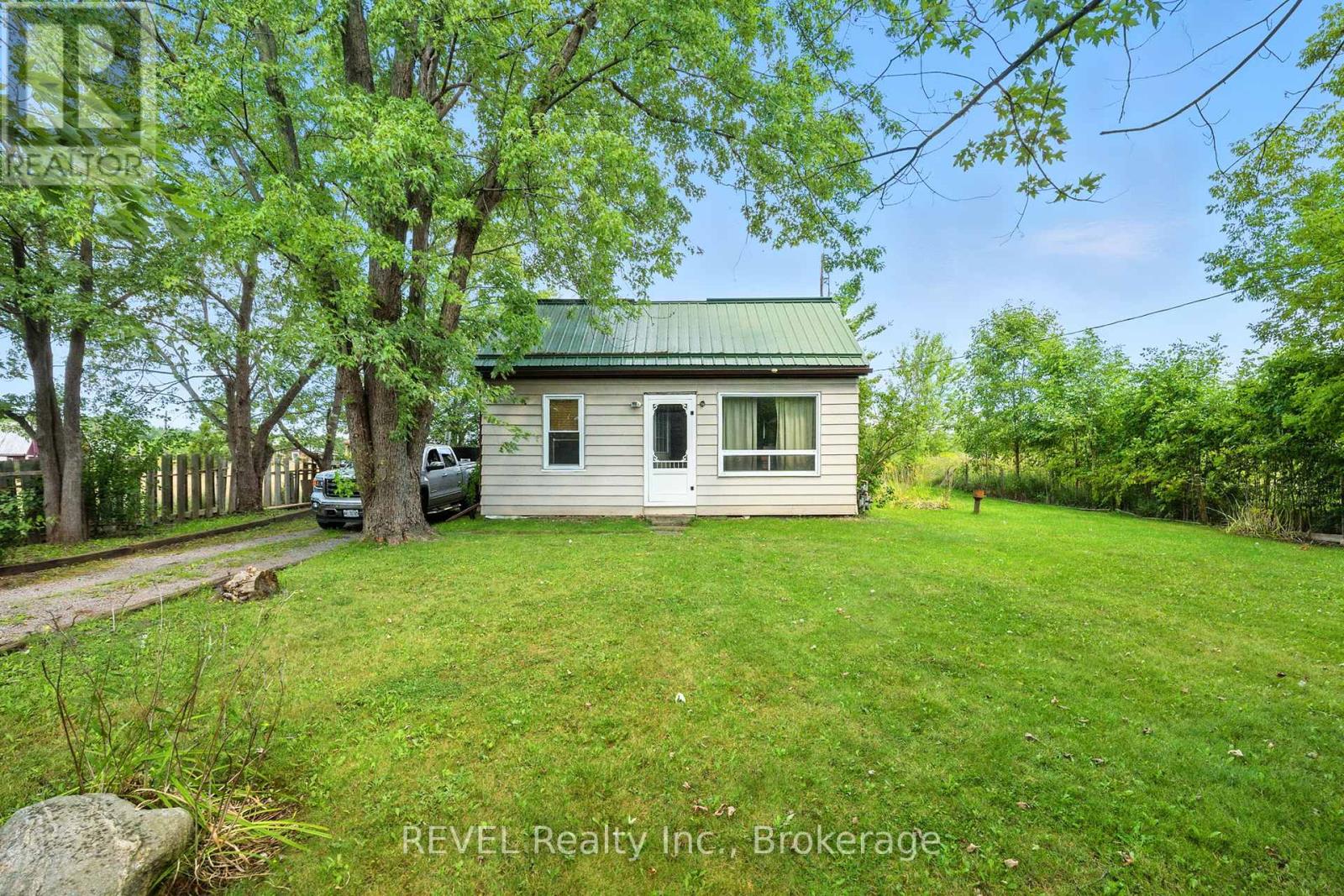 320 Netherby Rd, Welland, ON L3B 5N7