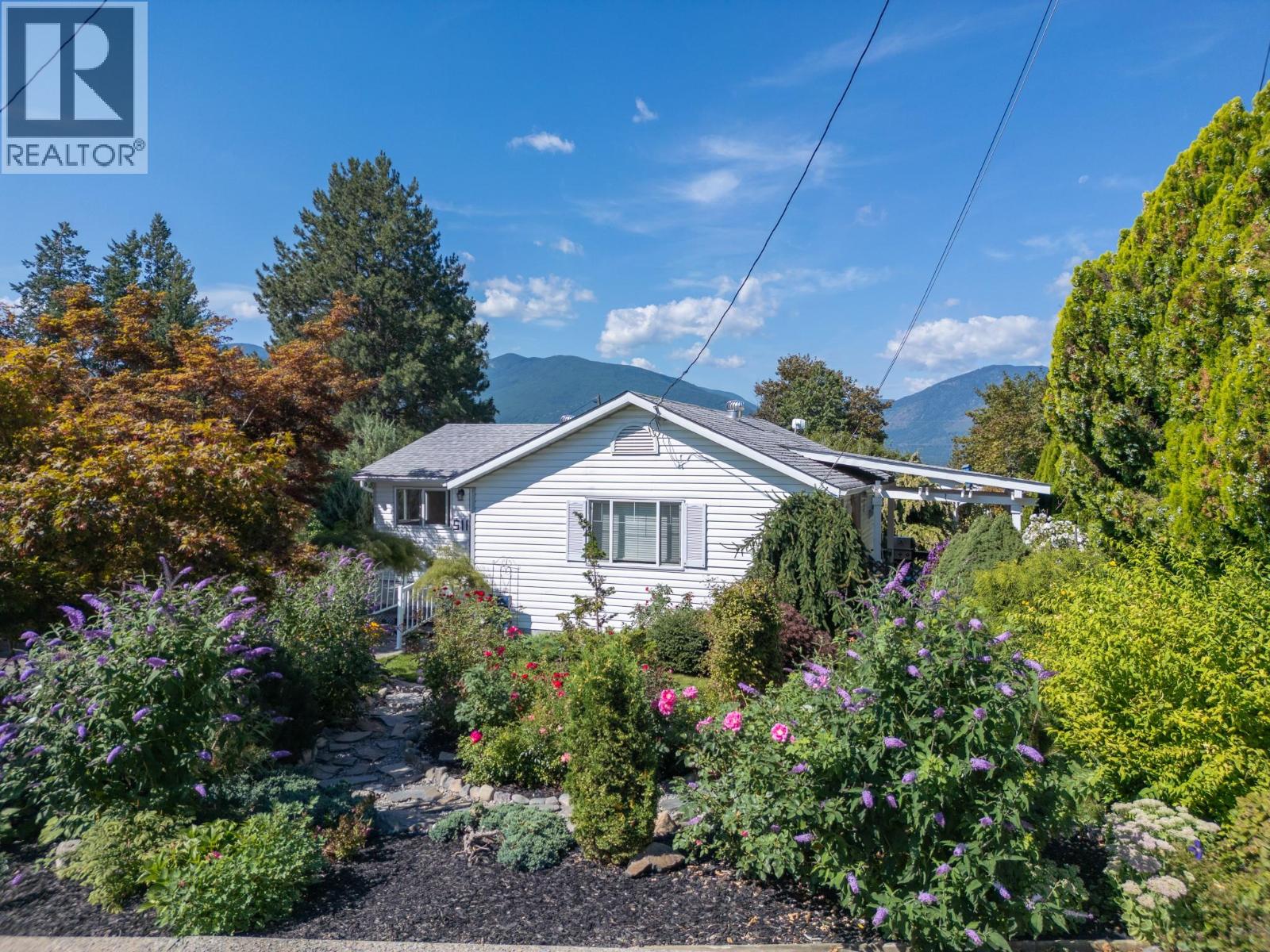 511 10 Avenue South, Creston, BC V0B 1G3