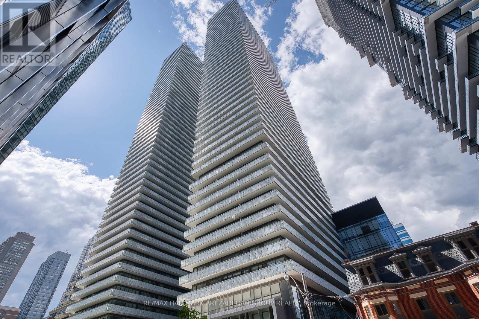1415 50 Charles St E, Toronto, ON M4Y 0C3