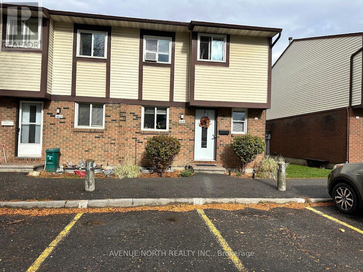 1414 Foxwell St, Ottawa, ON K1B 5M5