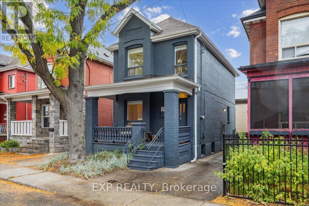 29 Case St, Hamilton, ON L8L 3G6
