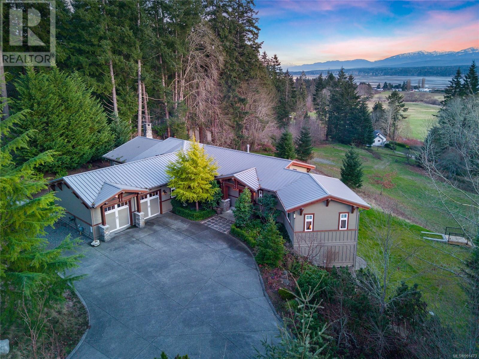 2465 Back Rd, Courtenay, BC V9N 9G8