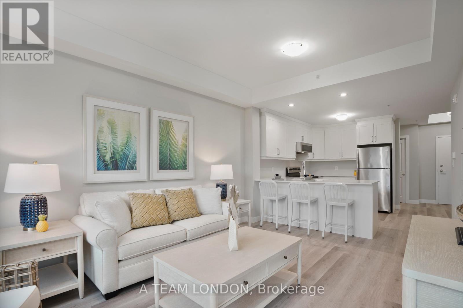 212 100 The Promenade, Central Elgin Port Stanley, ON N5L 1C5