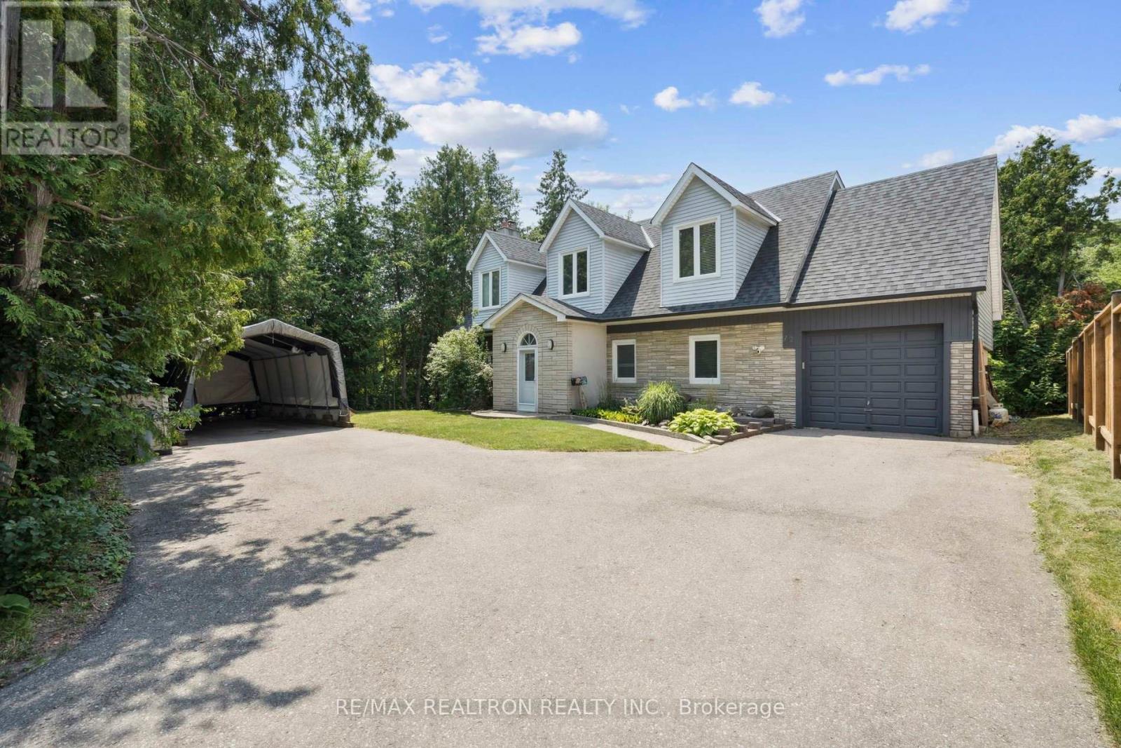 72 Walmer Rd, Richmond Hill, ON L4C 3X1