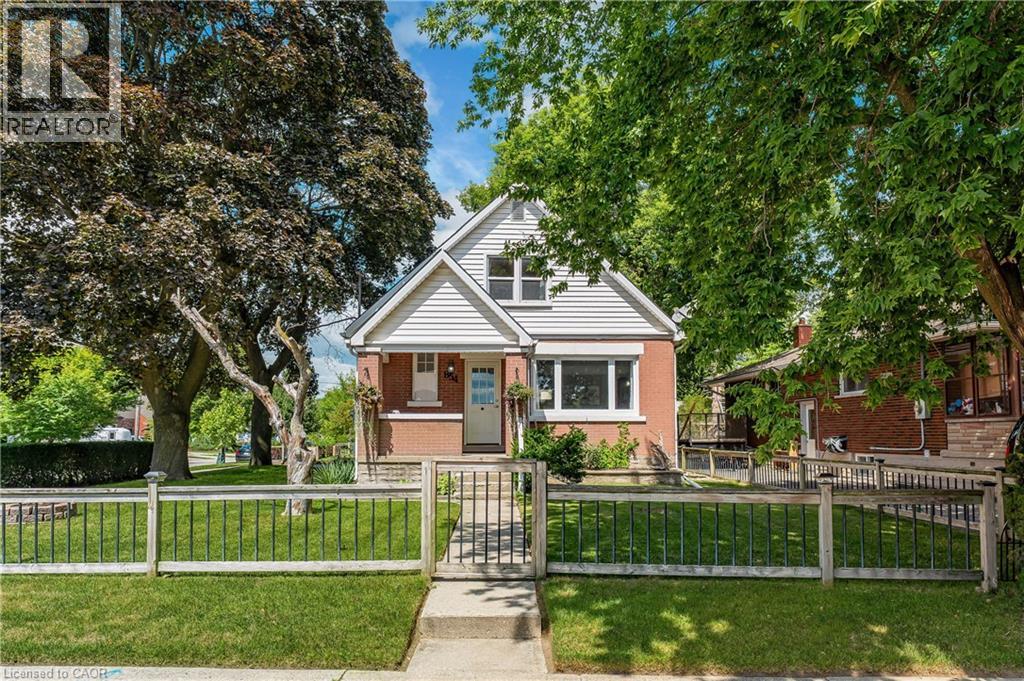 854 Guelph St, Kitchener, ON N2H 5Z5