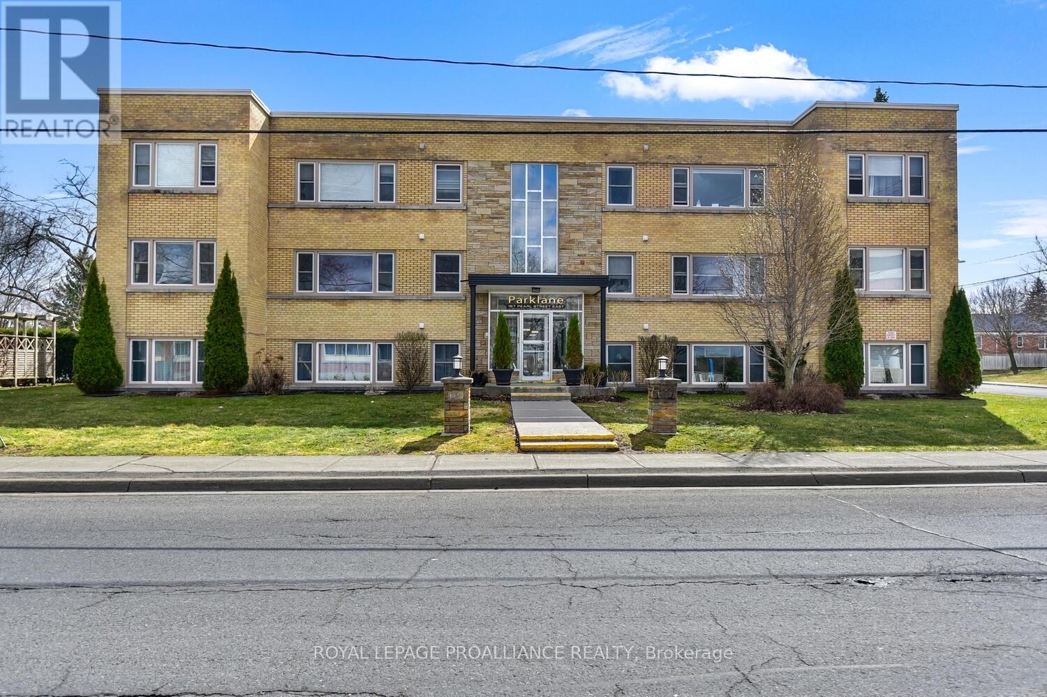 11 167 Pearl St E, Brockville, ON K6V 1R5