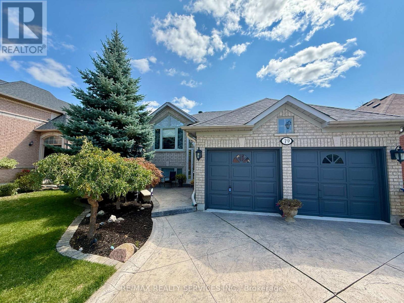 19 Livingston Dr, Caledon, ON L7C 1A1