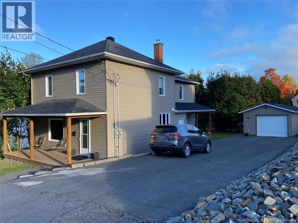 37-39 Bernier St, Edmundston, NB E3V 1Y6