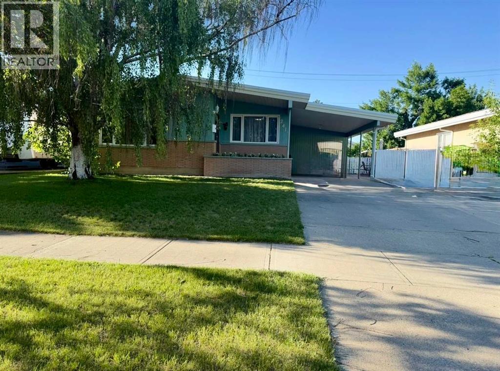 9 Avenue N Unit 2413, Lethbridge, AB T1H 1J4