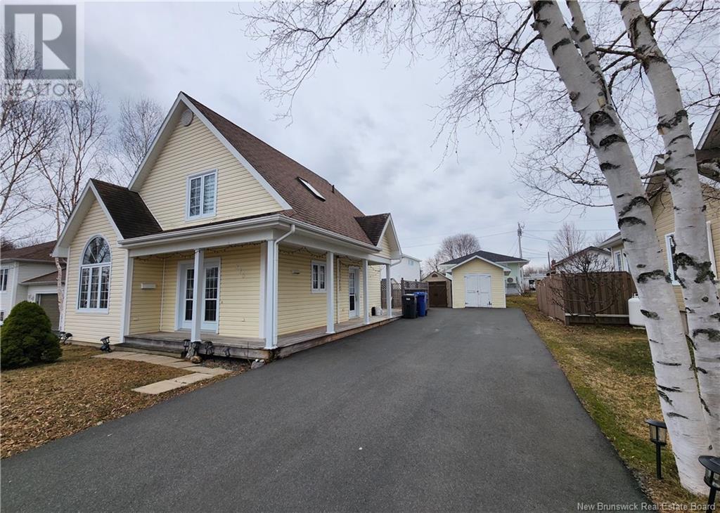 875 Roussy, Bathurst, NB E2A 4W5