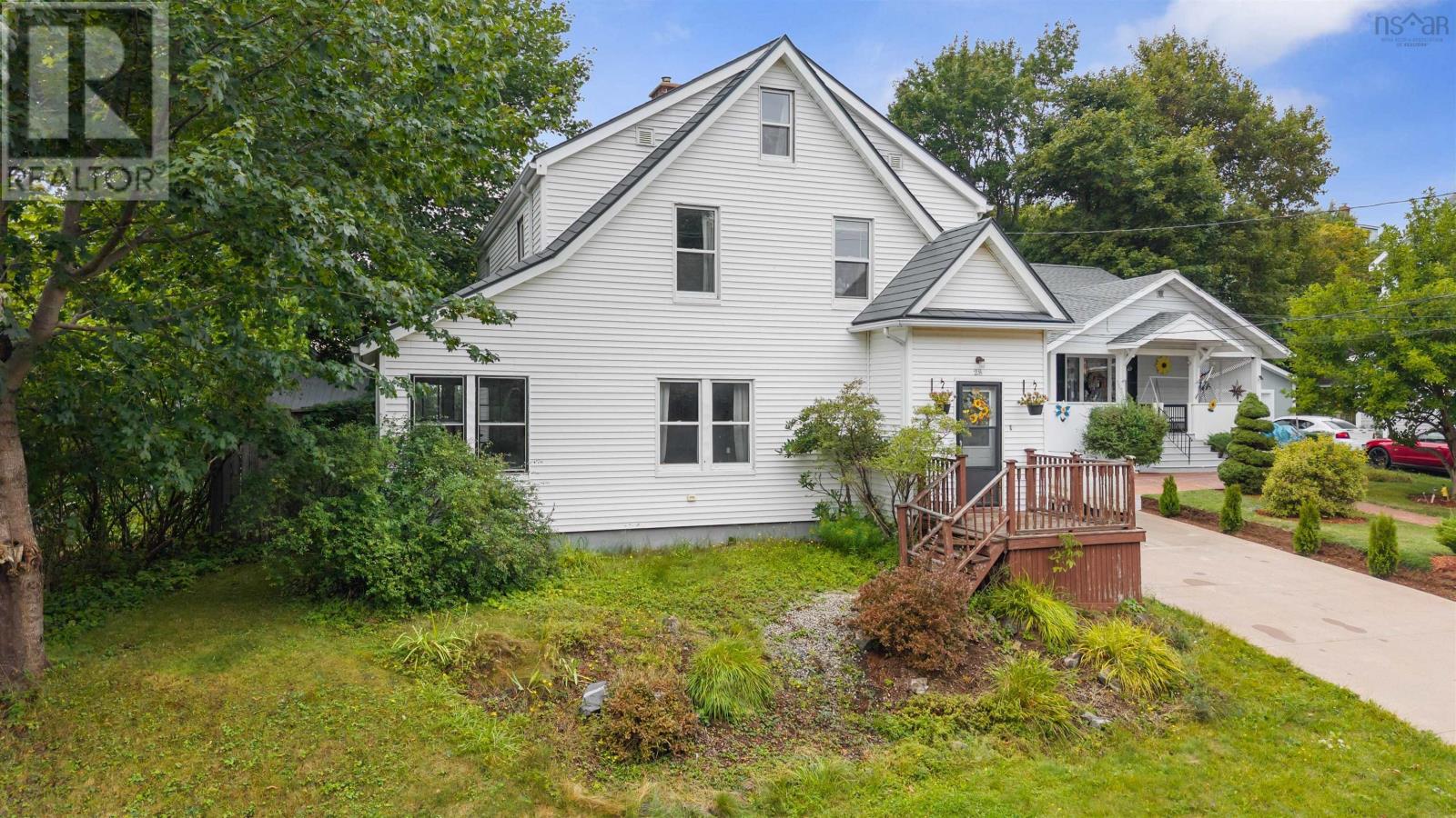 28 Mitchell St, New Glasgow, NS B2H 1H1
