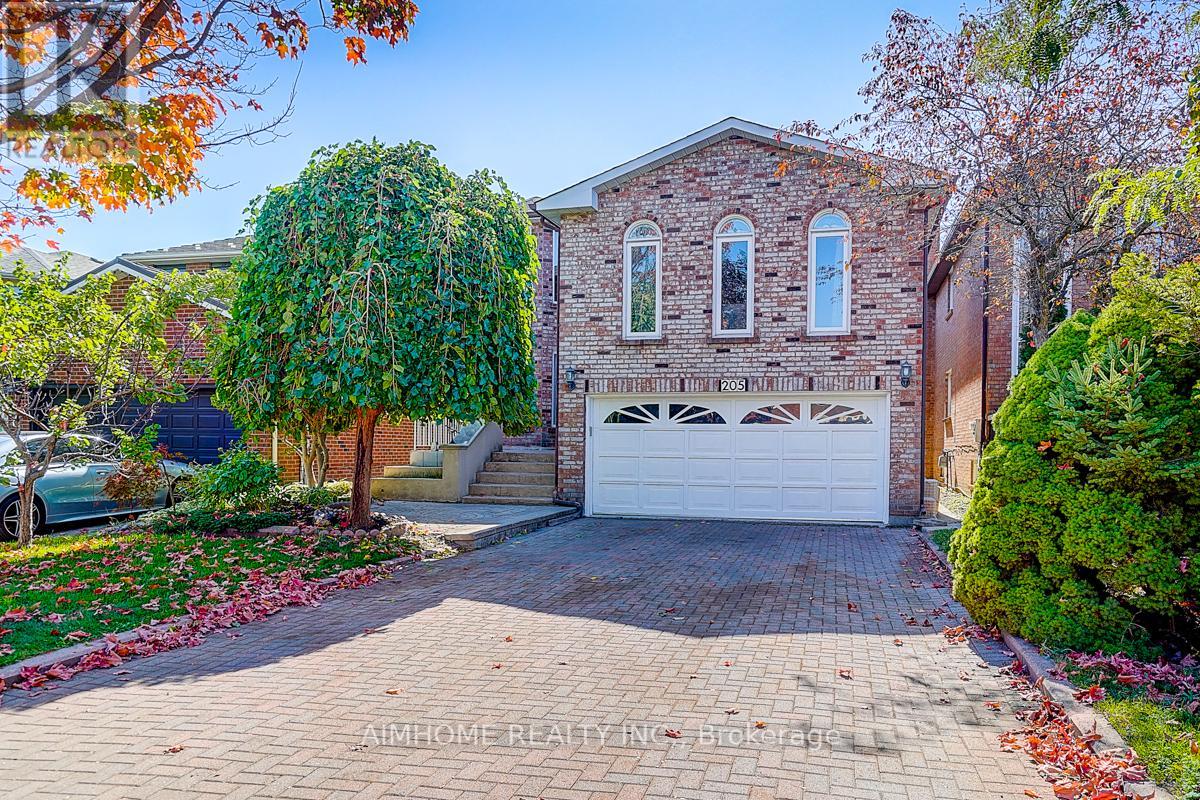 205 Pinewood Dr, Vaughan, ON L4J 5R7