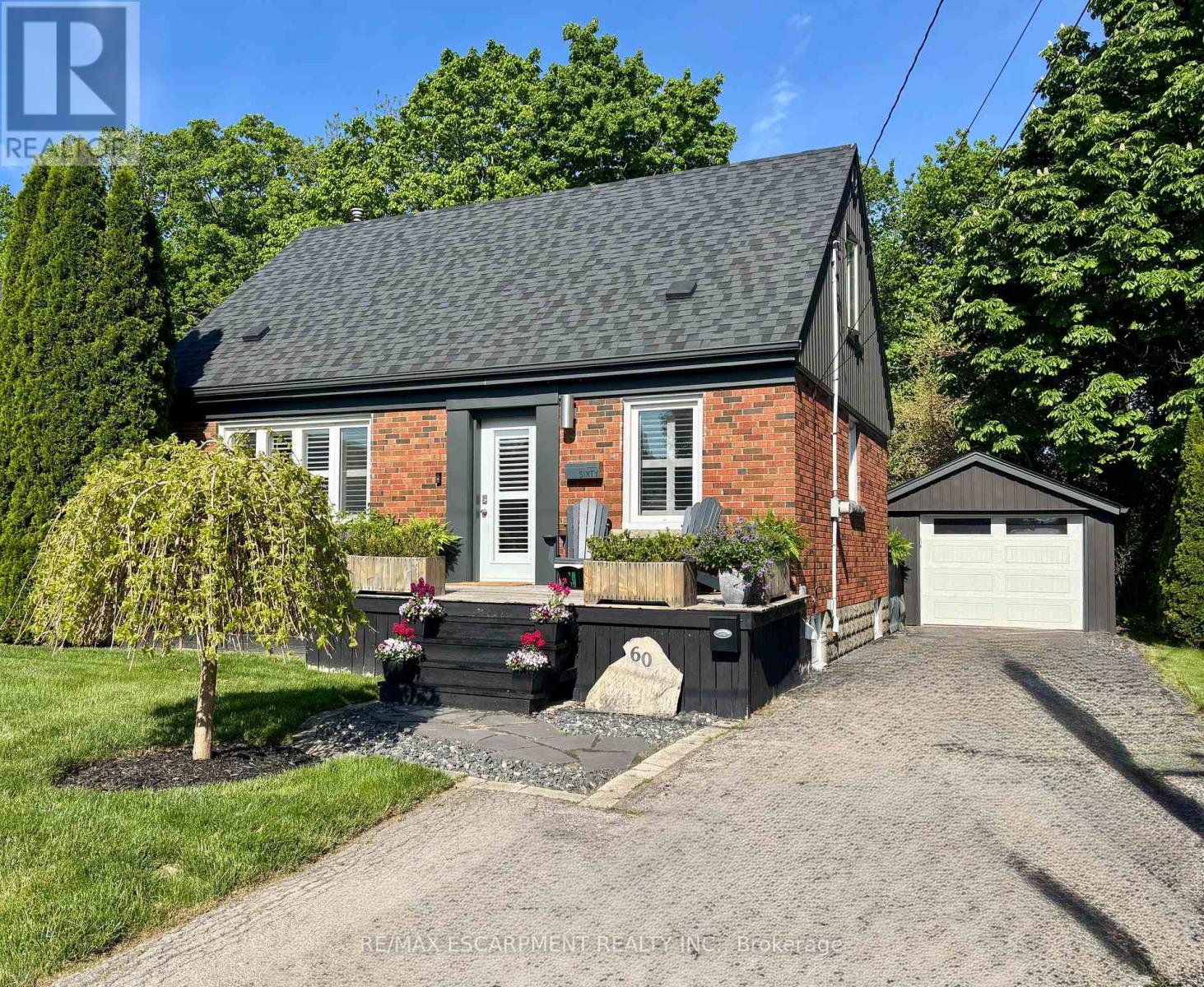 60 Galbraith Dr, Hamilton, ON L8G 1Z9