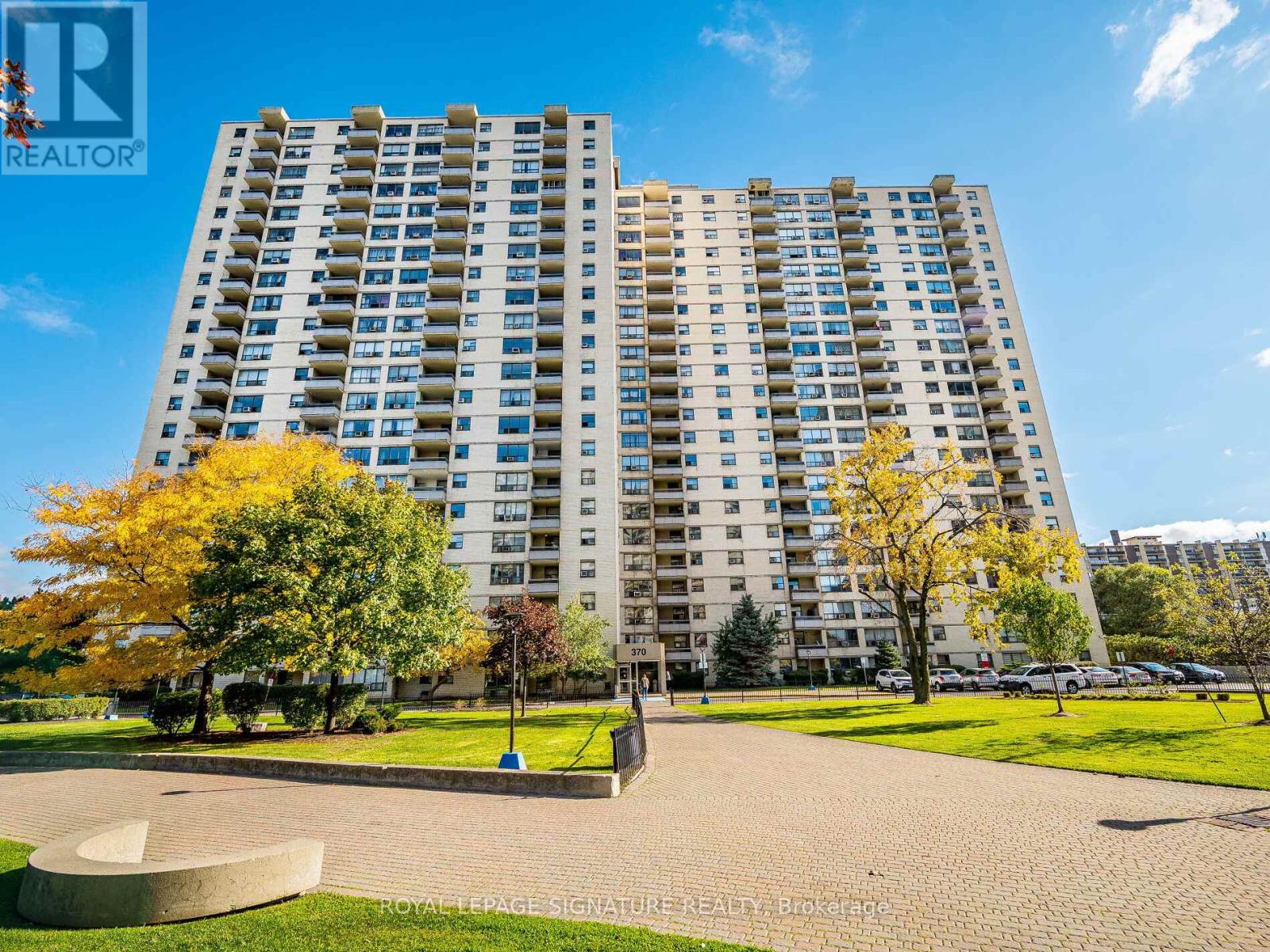 113 370 Dixon Rd, Toronto, ON M9R 1T2