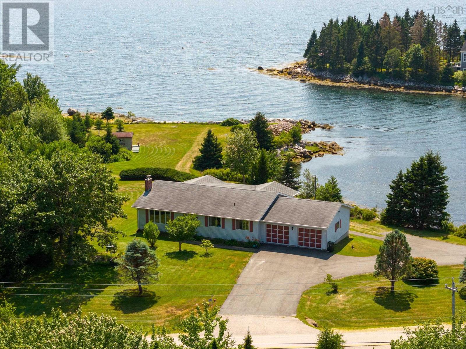7239 Highway 329, East River Point, NS B0J 1T0