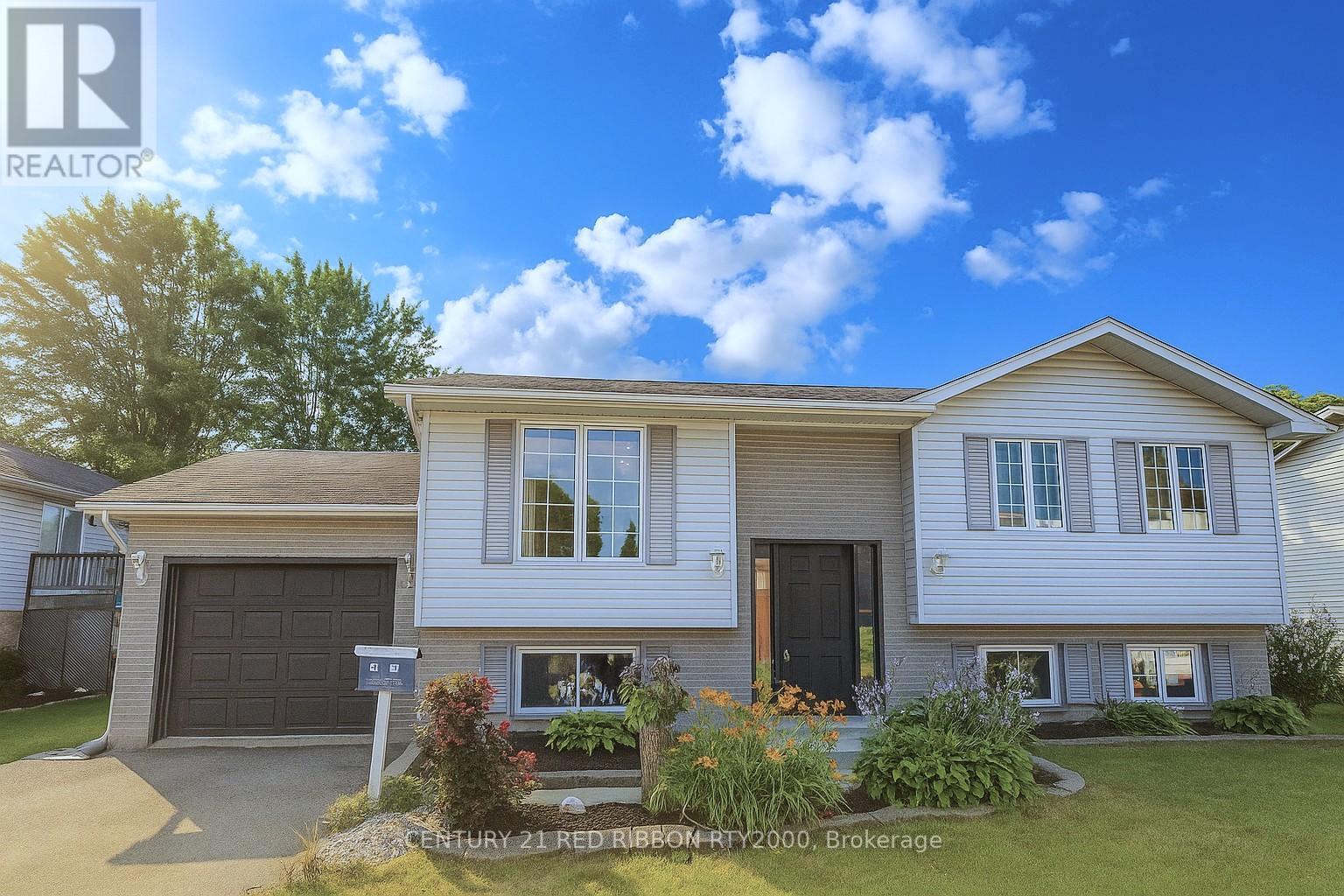152 Beech St, Strathroy-Caradoc, ON N7G 1K8