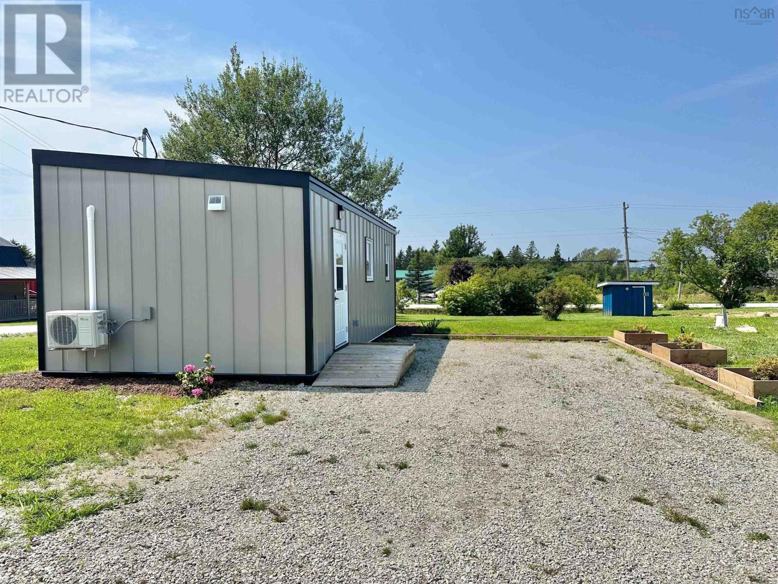 10 Hoben Cres, Yarmouth, NS B5A 5H8