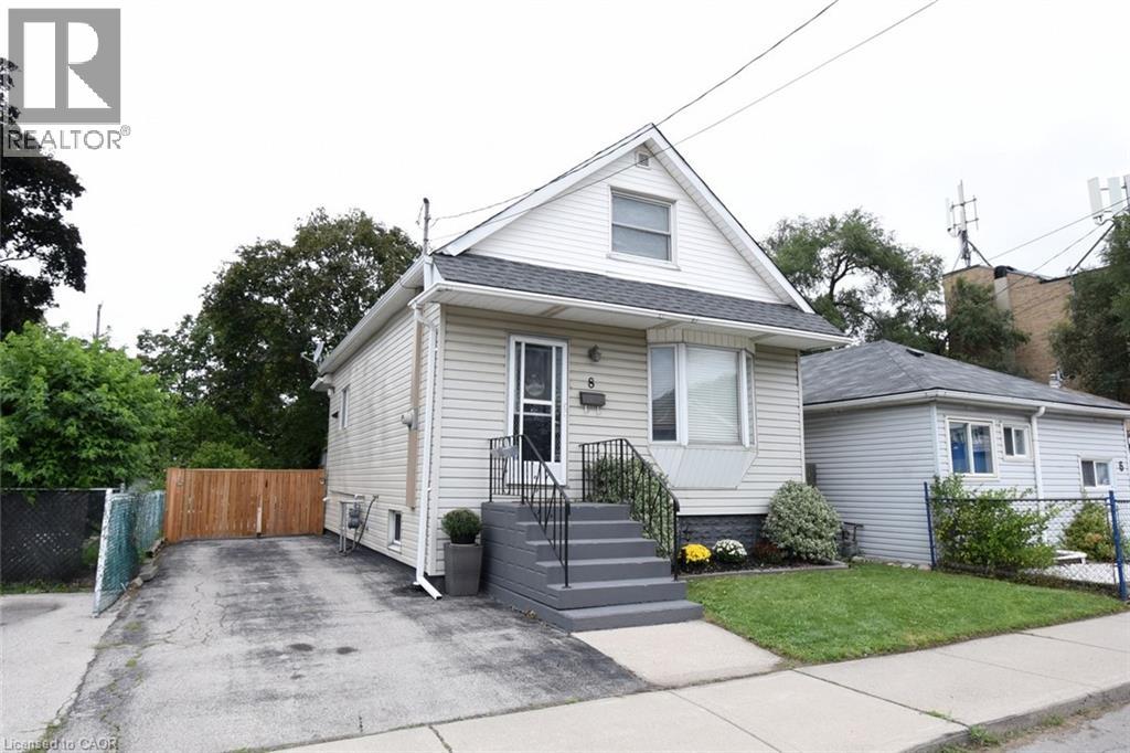 8 E 31st St, Hamilton, ON L8V 3N7