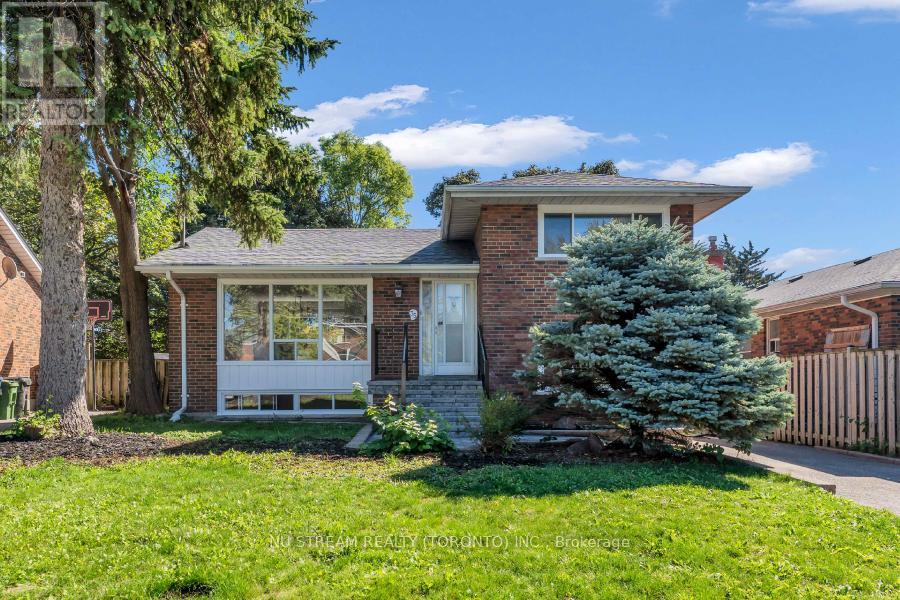 35 Shrewsbury Sq, Toronto, ON M1T 1L4