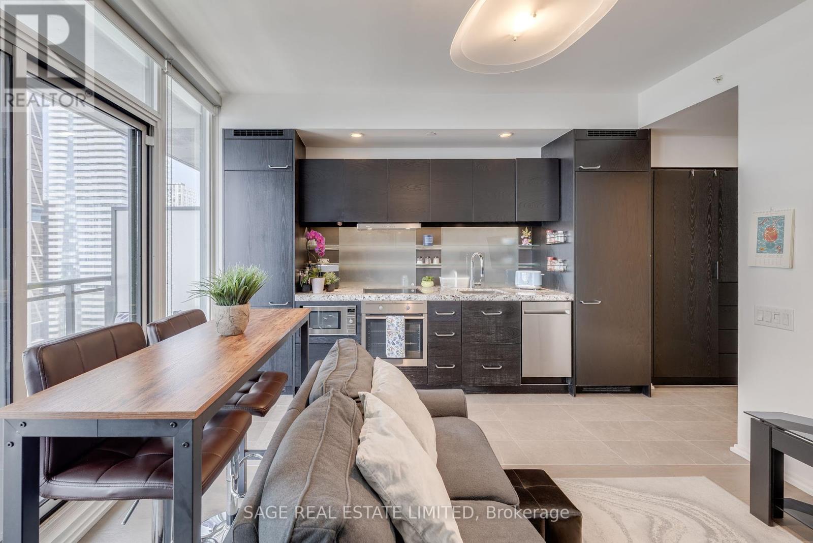 4503 45 Charles St E, Toronto, ON M4Y 0B8