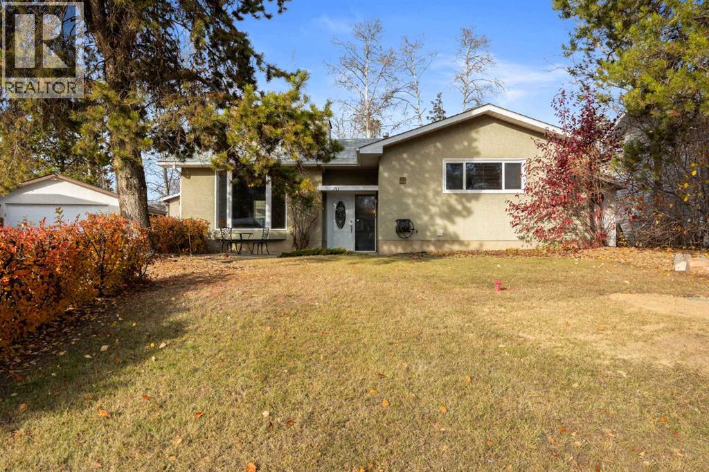 20 Clark Cres, Fort Mcmurray, AB T9H 1M8