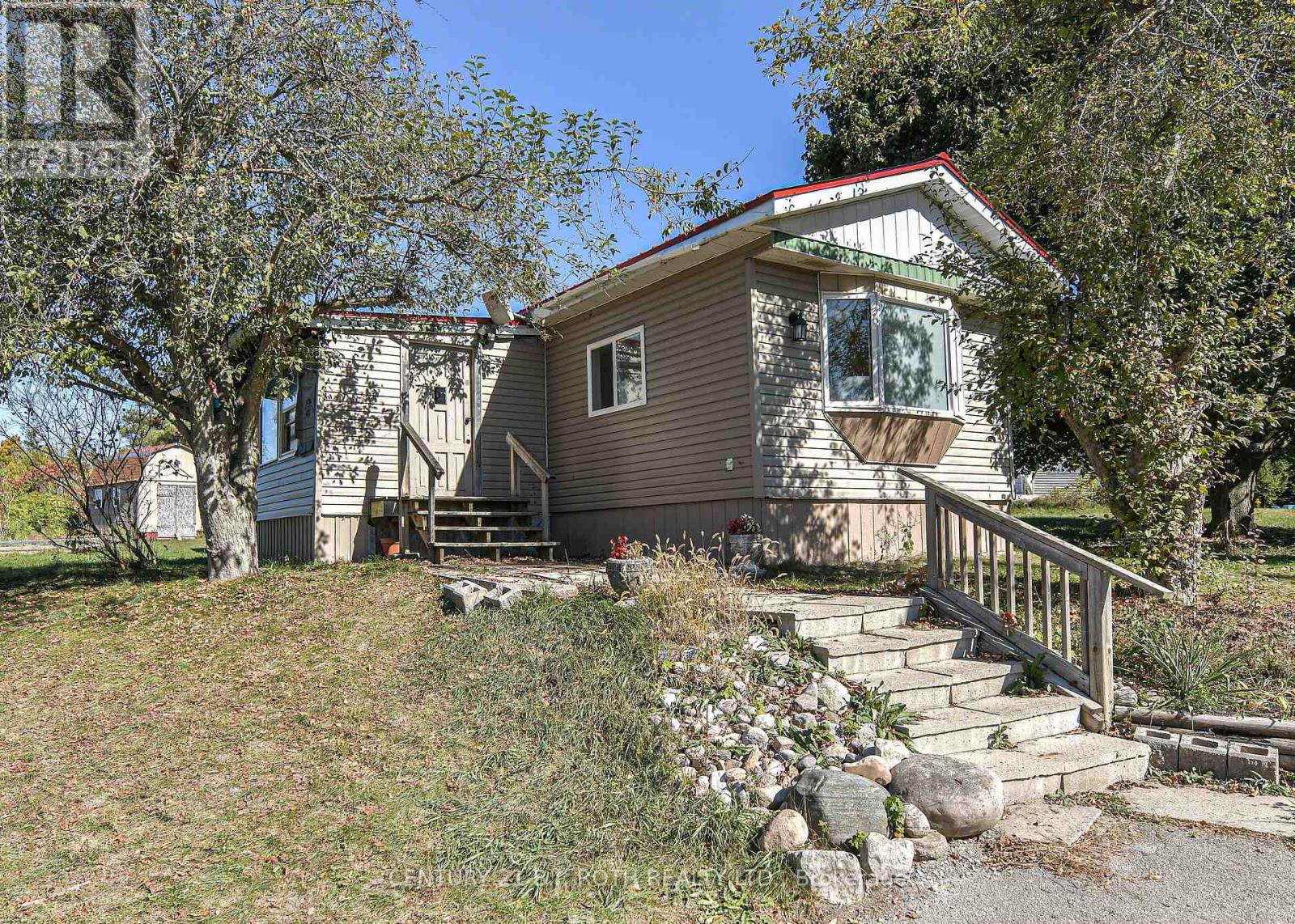 19 Claremont Cres, Oro-Medonte, ON L3V 6H1