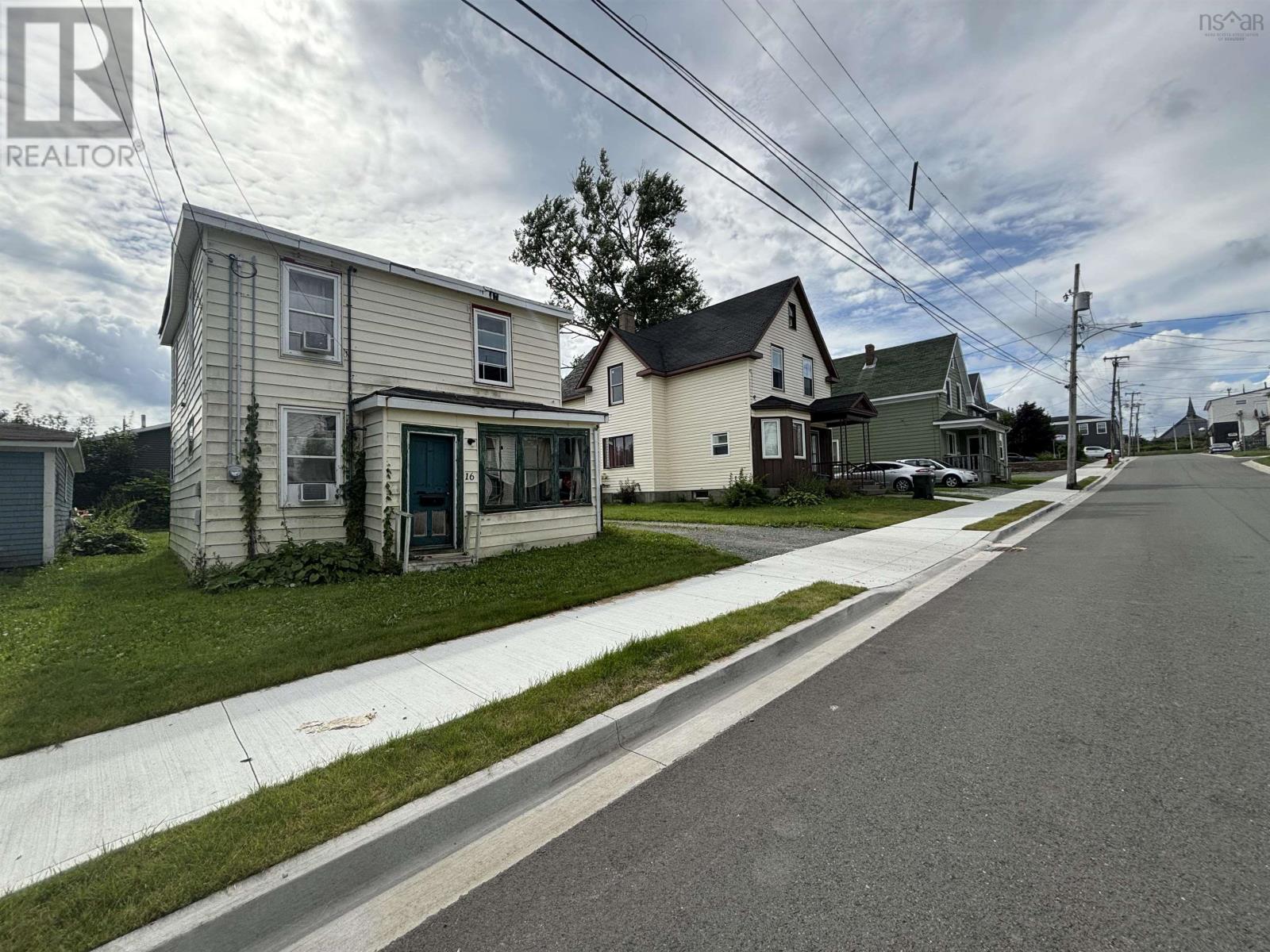 16 Fletcher St, Glace Bay, NS B1A 3E3