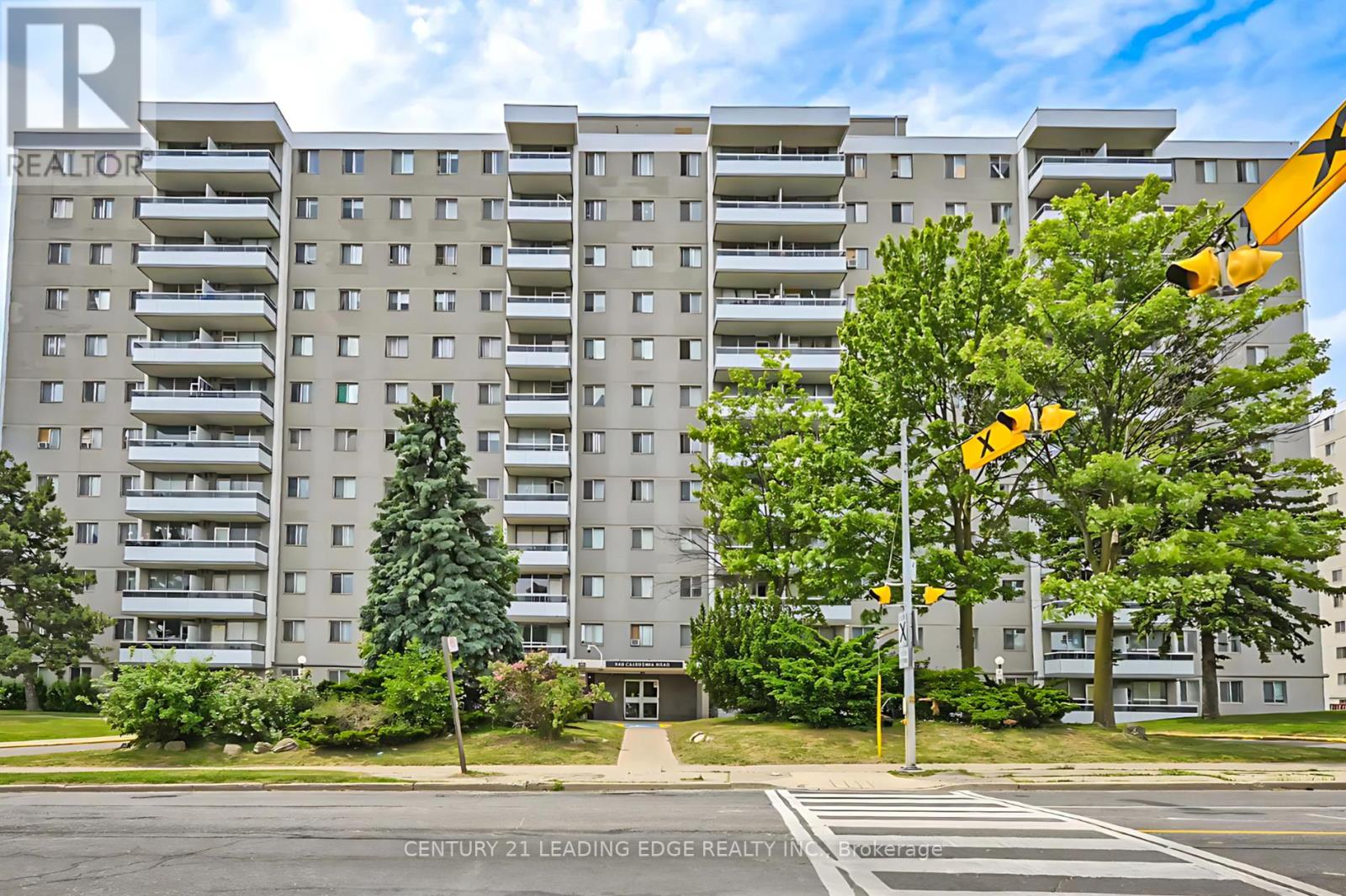 611 940 Caledonia Rd, Toronto, ON M6B 3Y4