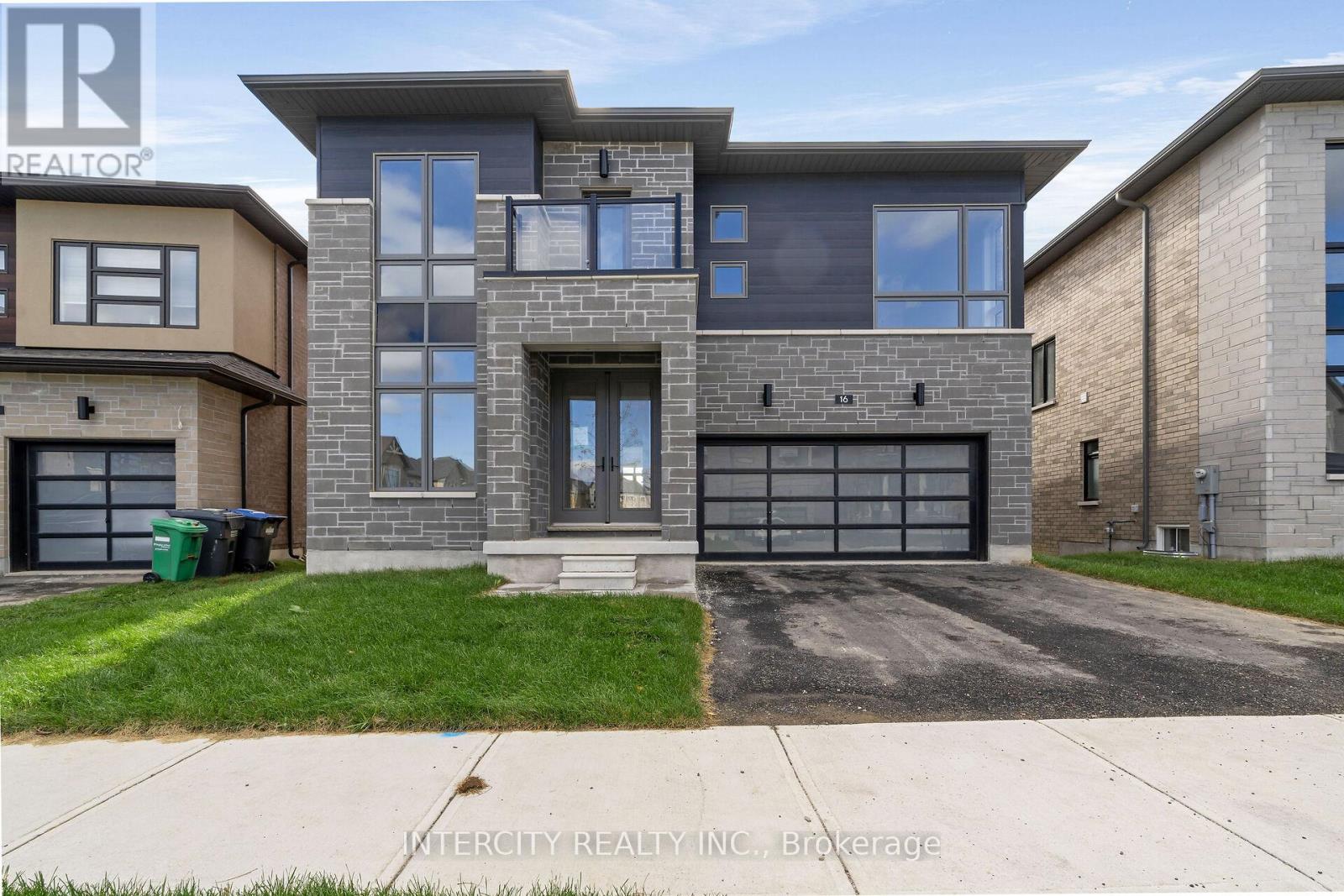 16 Keyworth Cres, Brampton Sandringham-wellington North, ON L6R 4G3