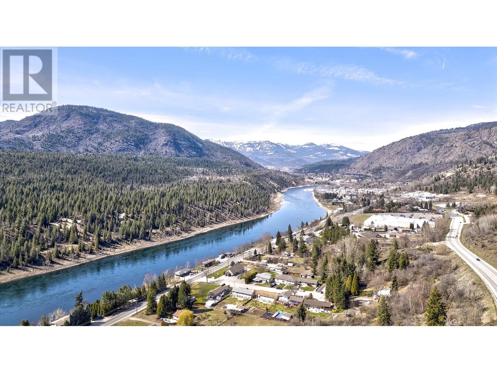 34 British Columbia 3b, Montrose, BC V0G 1P0
