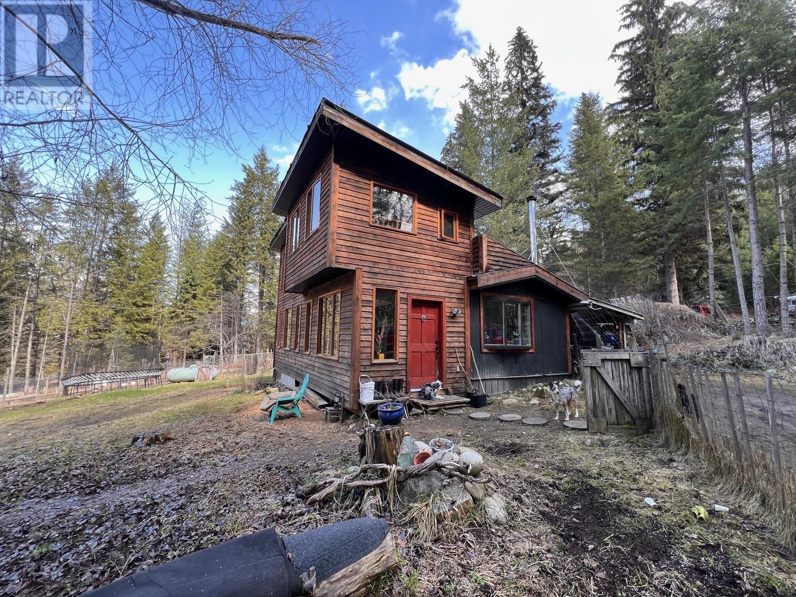 6642 Highway 6 Hwy, Winlaw, BC V0G 2J0