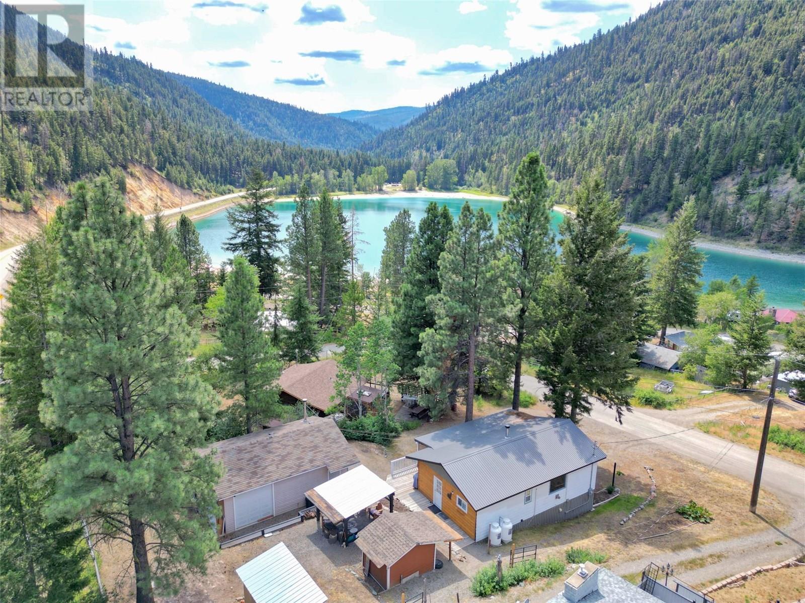2955 Crestview Rd, Princeton, BC V0X 1W0