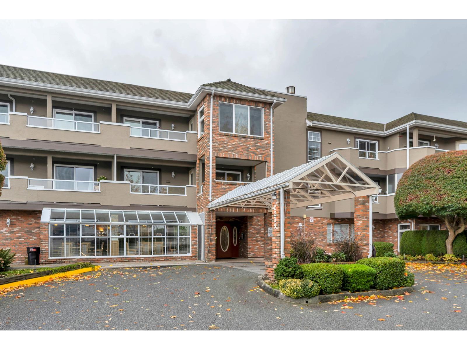 2239 152 Street Unit 211, Surrey, BC V4A 4P1