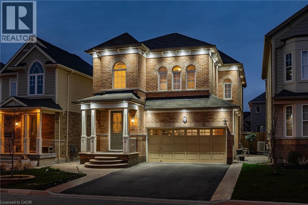 32 Babcock St, Waterdown, ON L8B 0S5