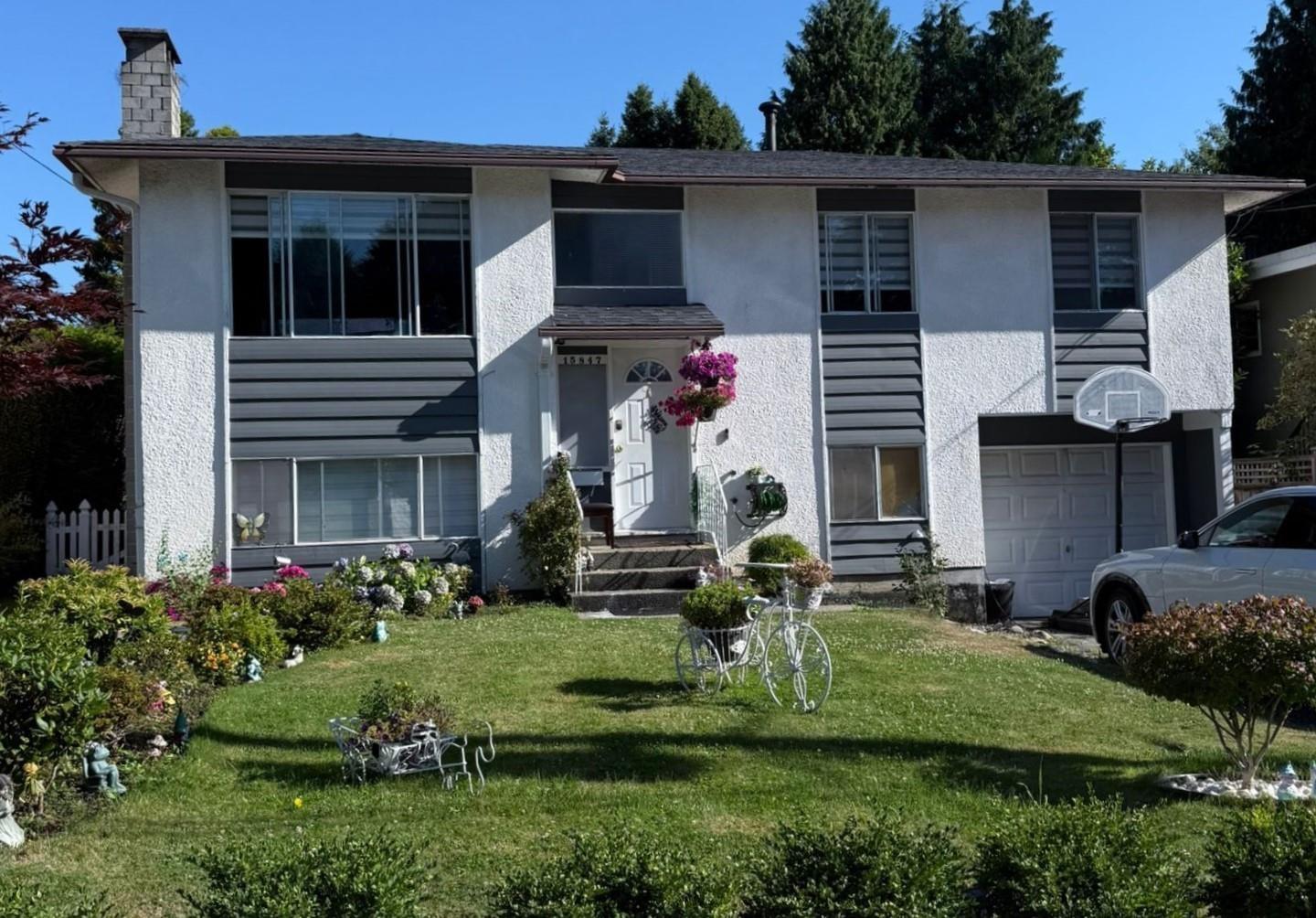 15847 Russell Ave, White Rock, BC V4B 2S5