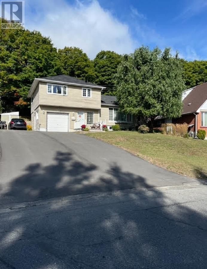 26 Dieppe Ave, Elliot Lake, ON P5A 1G9