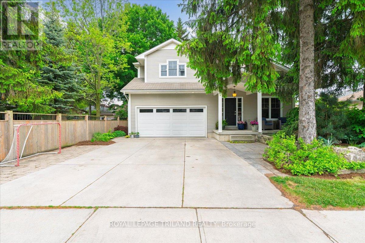 215 Deruiter Dr, Strathroy-Caradoc, ON N7G 4A6