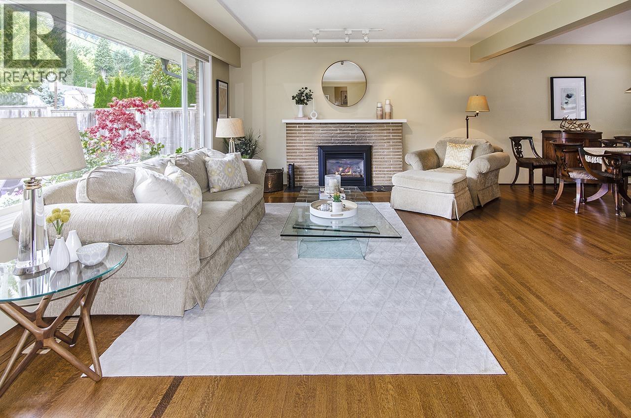 19 Glenmore Dr, West Vancouver, BC V7S 1A5