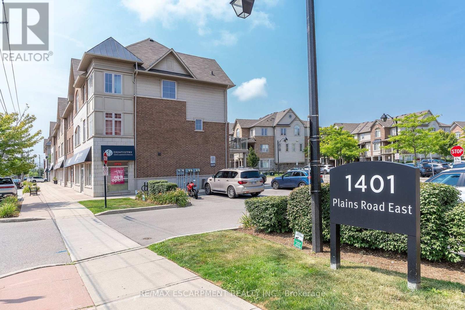 26 1401 Plains Rd E, Burlington, ON L7R 0C2
